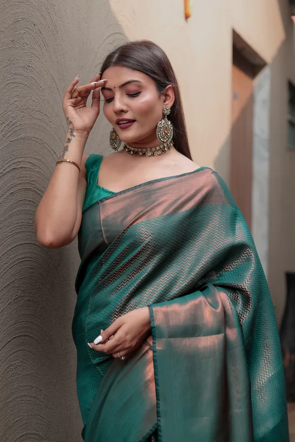 Rama_Green_Kanjivaram_Silk_Saree_with_Heavy_Copper_Zari_Work_-_Timeless_Elegance_With_Blouse_Piece_Attached